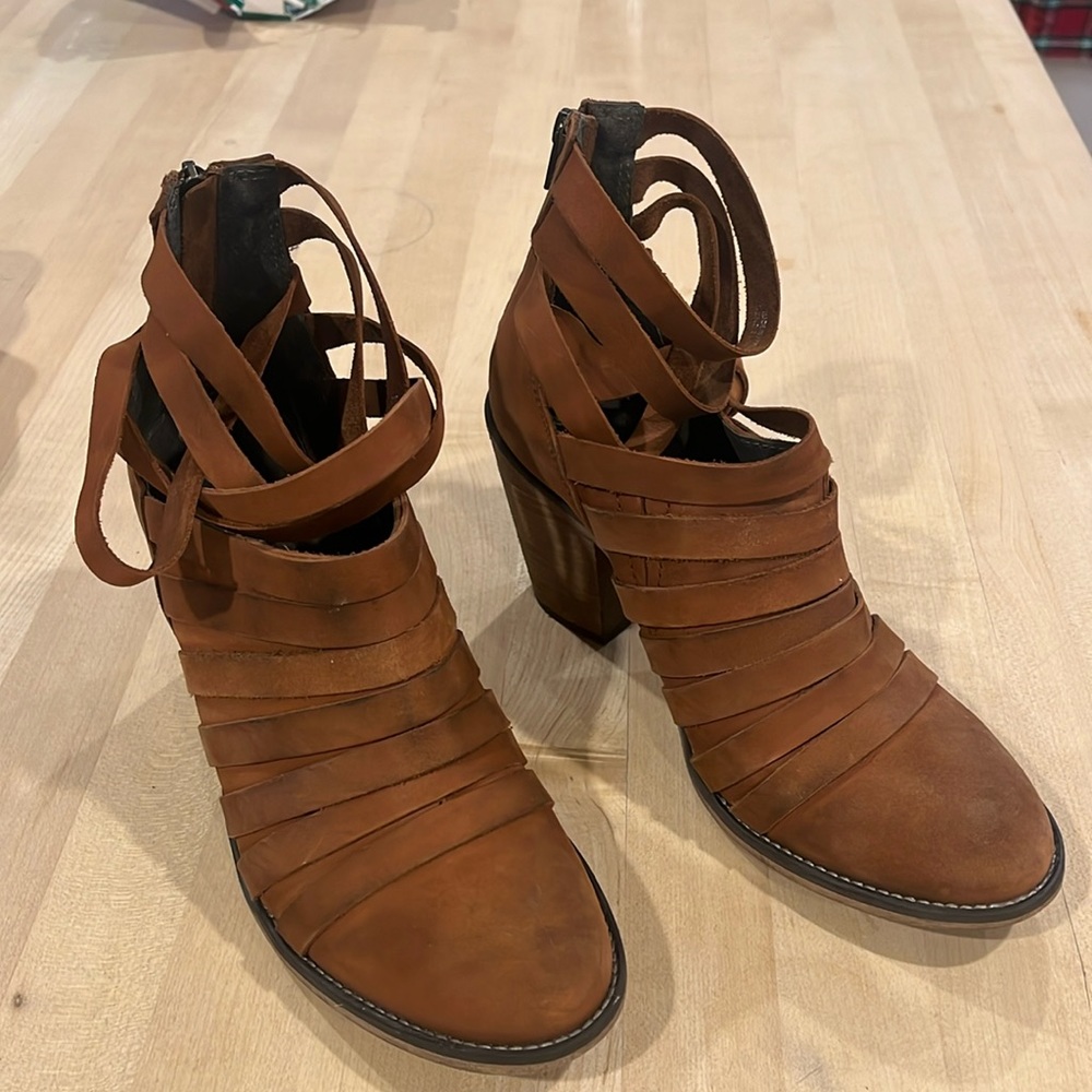 Free people strappy leather booties size 40 brown
